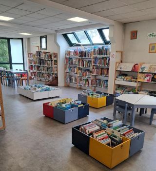 Bibliothèque Salle intérieure - lecture