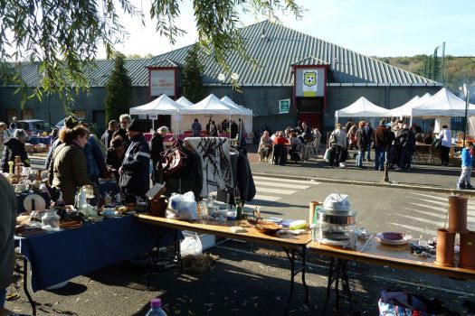 Jeudi 11 novembre 2021, brocante organisée par le COS